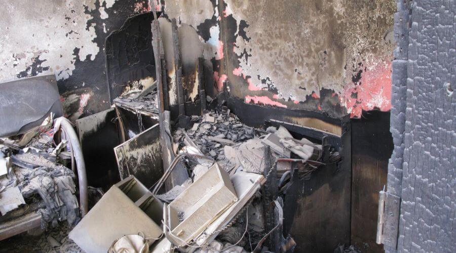 Why choose water damage restoration service for burst pipe water damage in Beverly Hills